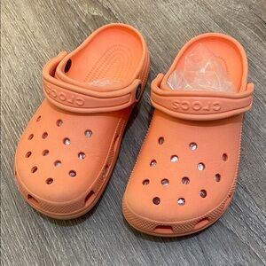 Crocs • SZ. 6 women
